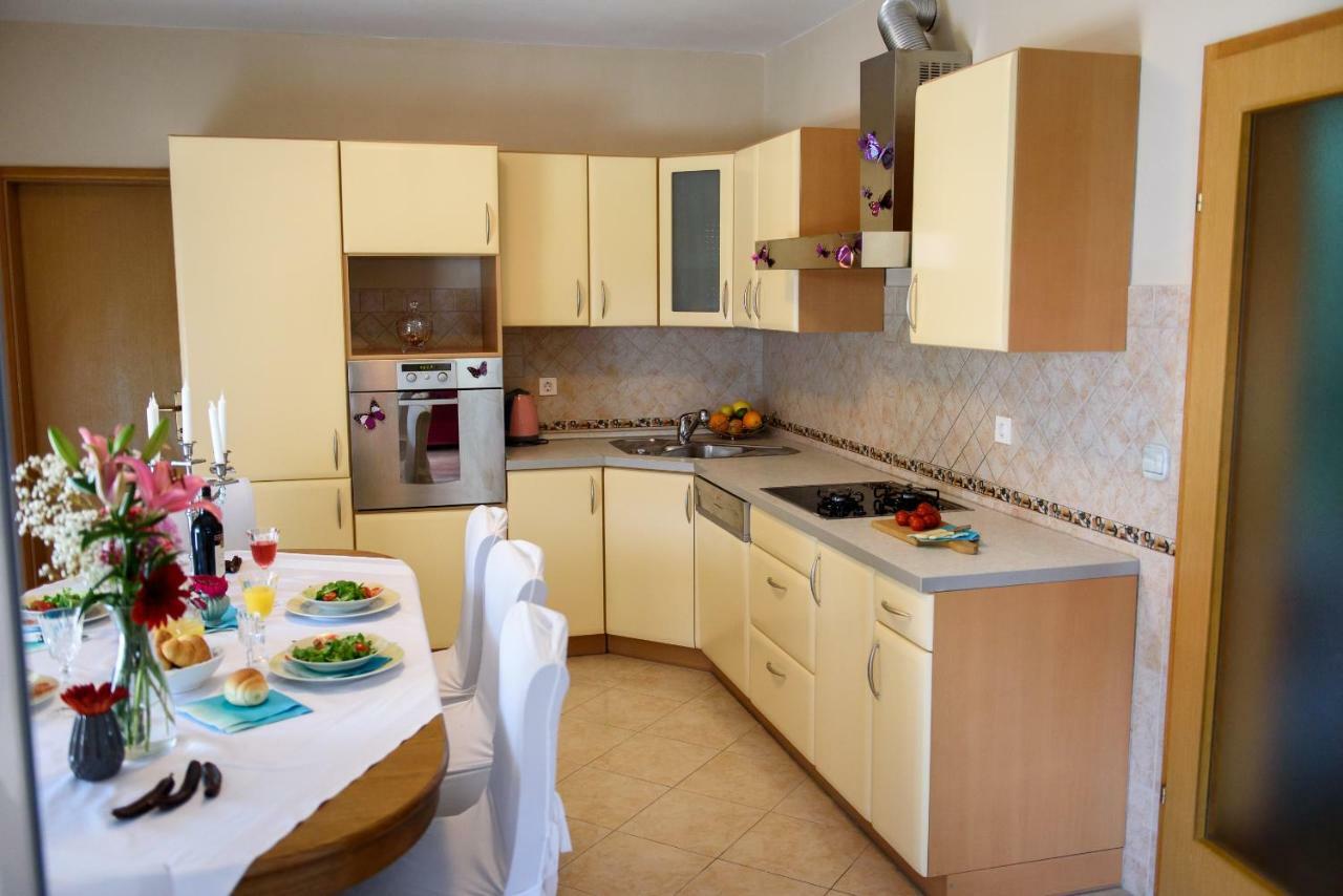 Maras Apartment *