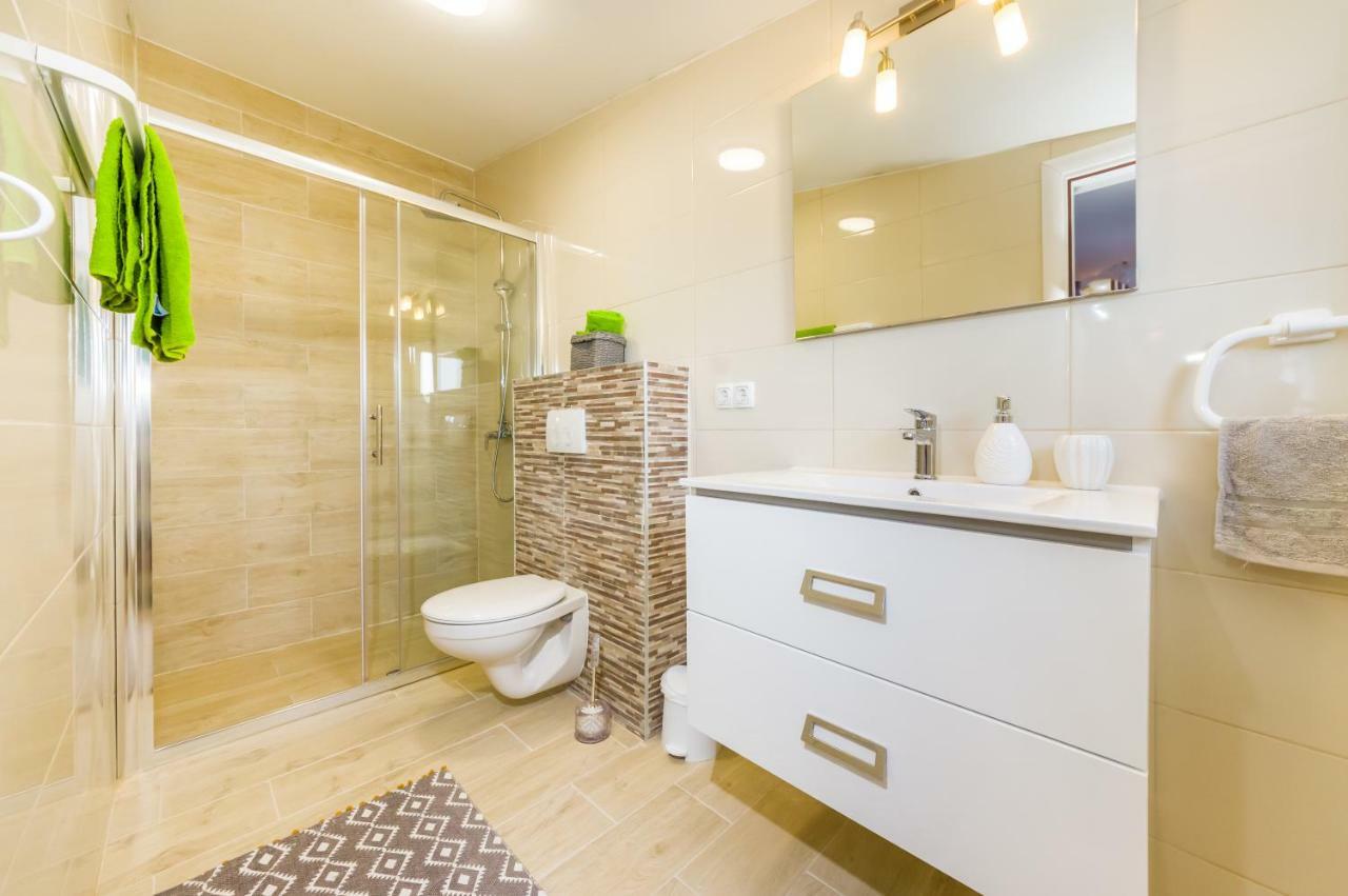 Apartment Maras *