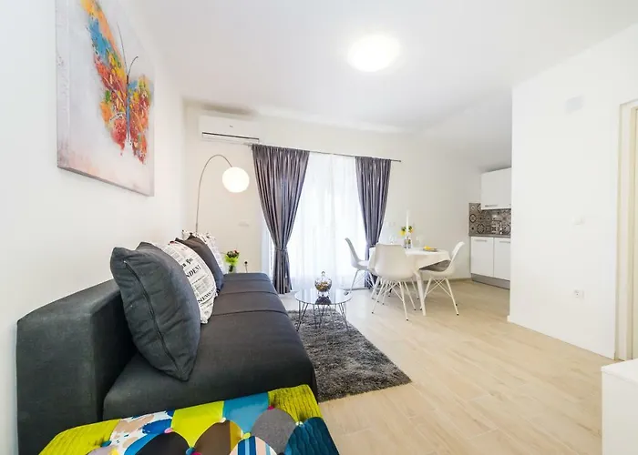 Apartments Maras