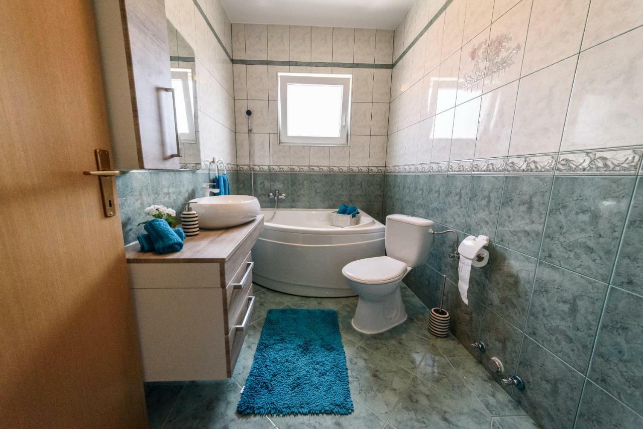 Apartment Maras *